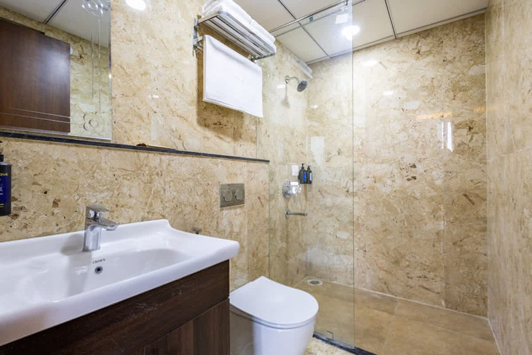 Room 3, The Royal Crown - 3bhk Luxury Home by Viraalay, Jaipur