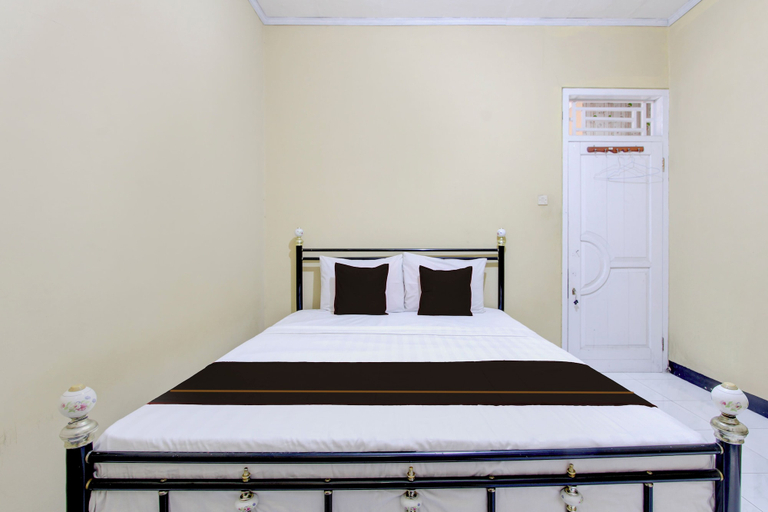 Room 4, OYO 94841 Alodia Homestay Family, Wonosobo