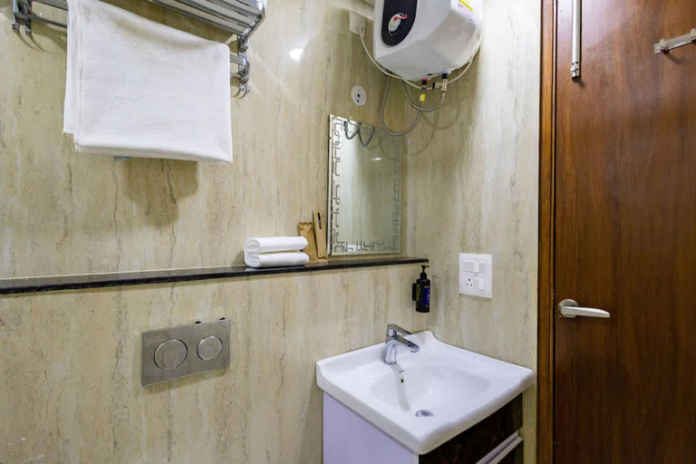 Room 3, The Majestic Crown - 2bhk Luxury Home by Viraalay, Jaipur