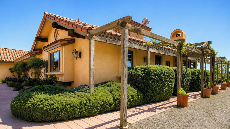 Interior 3, Solitude I by Avantstay Vineyard Views + Jetted Tub Paso Wine Country, San Luis Obispo