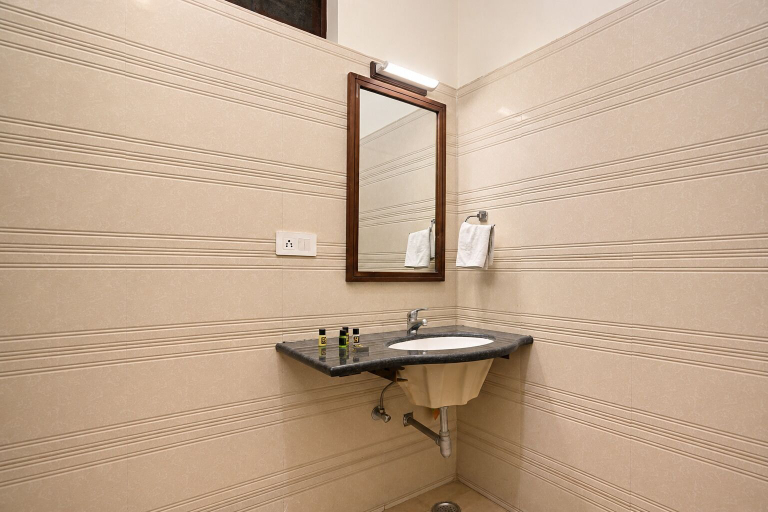 Bathroom 4, Hotel Sarovar on Lake Pichola, Udaipur