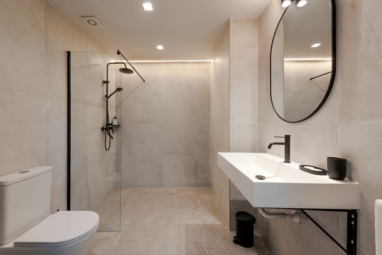 Bathroom 5, Olea Atarazanas Habitat Apartments, Málaga