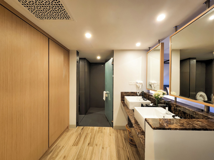 Bathroom 5, Sand & Sandals Desaru Beach Resort & Spa, Kota Tinggi