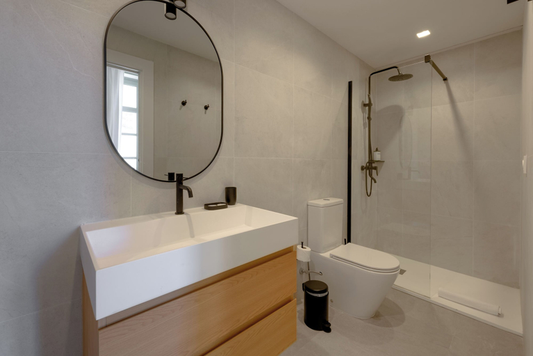 Bathroom 2, Olea Atarazanas Habitat Apartments, Málaga