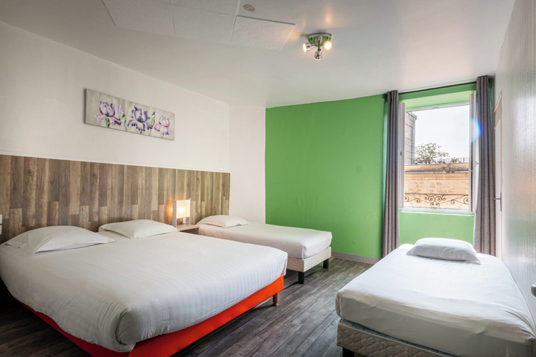 Bedroom 5, Hôtel Le Cheval Blanc, Deux-Sèvres