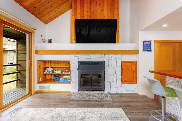 Interior 5, Ski-in/out Loft Condo Near the Village Square, Anchorage