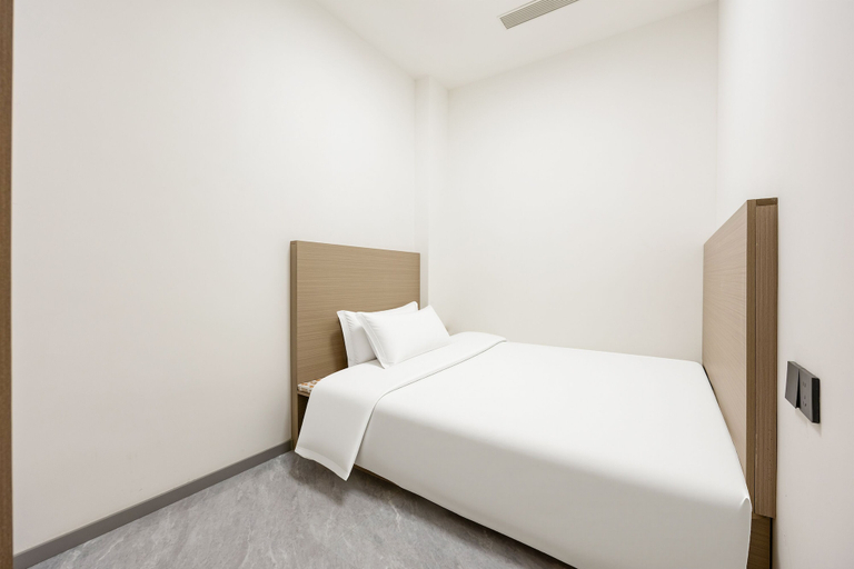 Room 4, Meilifeng Hotel, Weihai