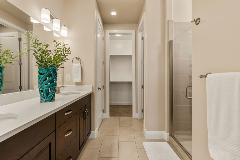 Bathroom 5, Papa Oak's Casa 5 Bedroom Home, Washington