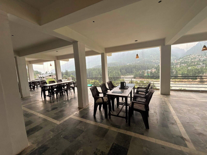 Outdoor dining 2, Hotel Solpine Retreat Manali, Kullu