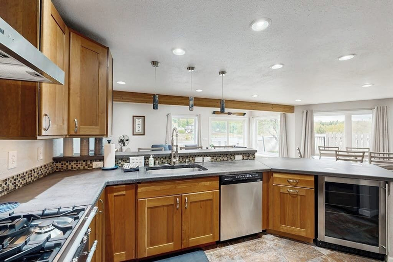 Interior 4, Elegant Anchorage Lakehouse w/ Direct Water Access, Anchorage