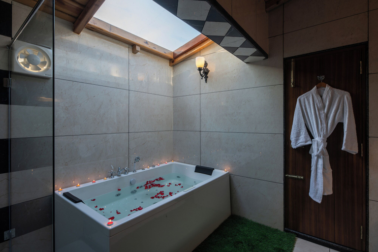 Bathroom 3, Dharohar Retreat Mukteshwar, Nainital