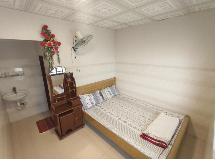 Bedroom 3, Luc Thach - Quan an & Homestay, Tuy An
