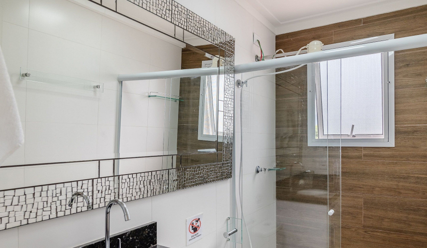 Bathroom 2, Apartment in Building With Swimming Pool Rji0046, Ubatuba