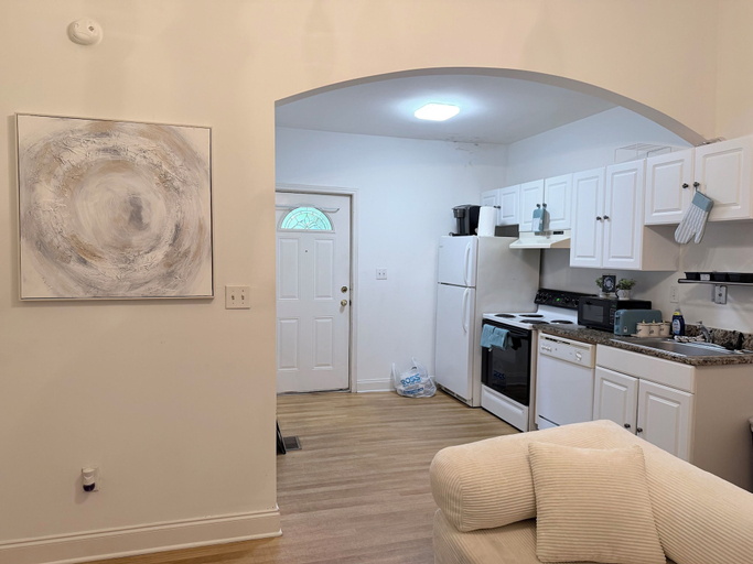 Interior 5, Perfect 1-bedroom apartment, DeKalb