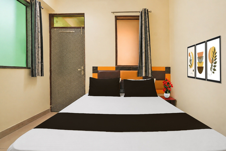 Room 3, Classic Mehar Sunflower, Sahibzada Ajit Singh Nagar