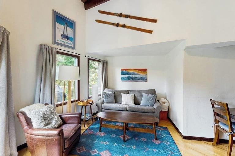 Interior 2, Modern Girdwood Cabin w/ Tall Ceilings & Views, Anchorage