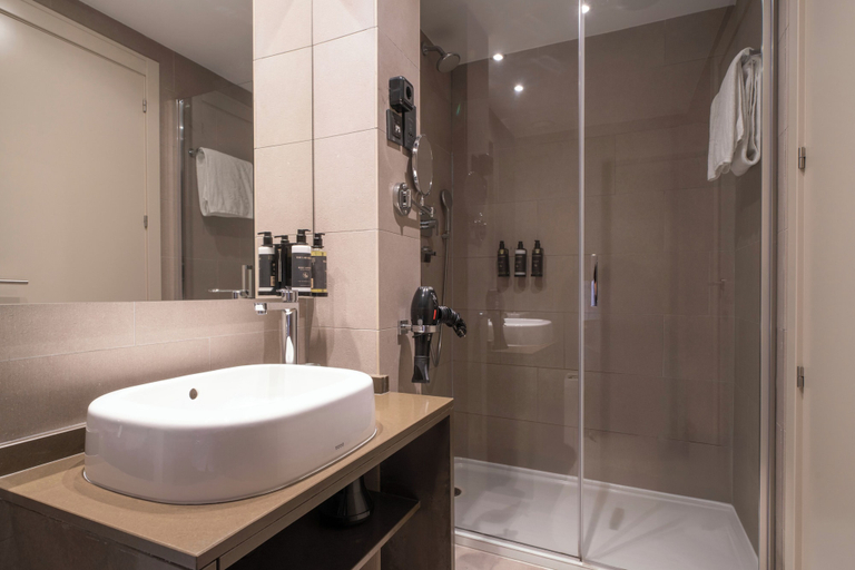 Bathroom 5, Hotel Exe Moncloa, Madrid