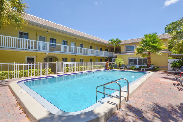 Sport & Beauty 5, Waves by Distinctive Beach Rentals, Pinellas