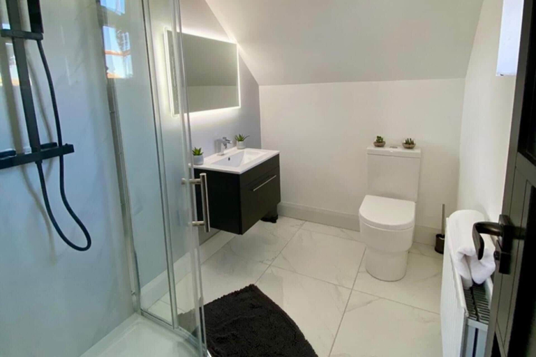 Bathroom 5, Jeannies Retreat at Little Lake fb, Causeway Coast and Glens