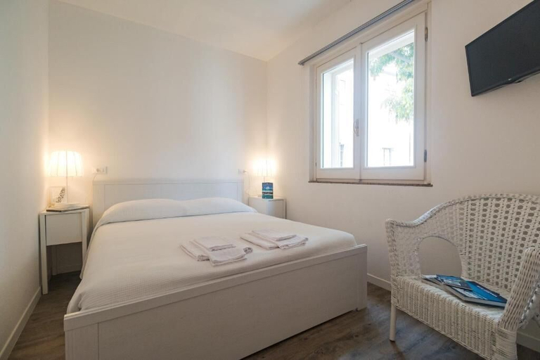 Room 2, LOCANDA SU RECREU, Nuoro