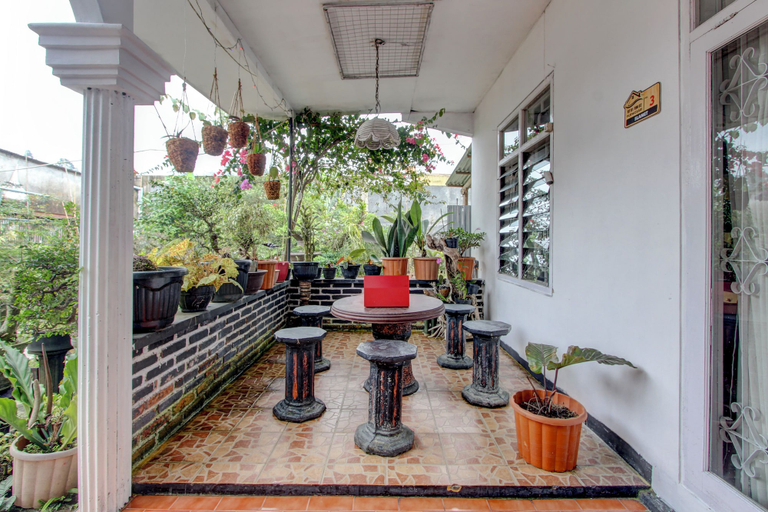 Lobby 5, OYO 94841 Alodia Homestay Family, Wonosobo
