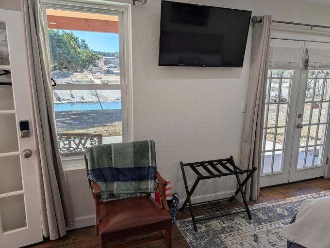 Others 5, 39 Wishes - Guest Kitchenette on the Guadalupe River, Kerr