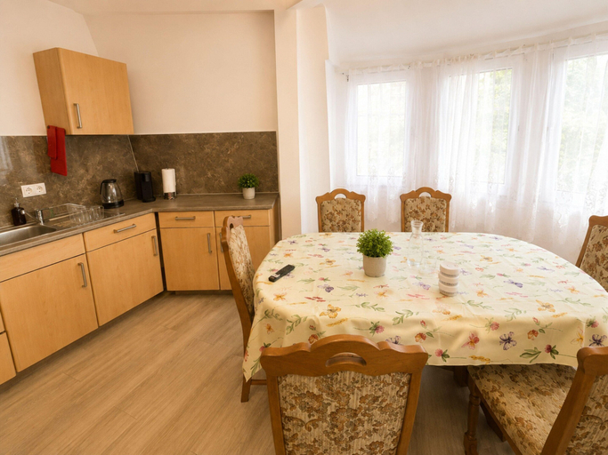 Private kitchen 3, Zum Rheinberg - Marksburg Panorama, Rhein-Lahn-Kreis
