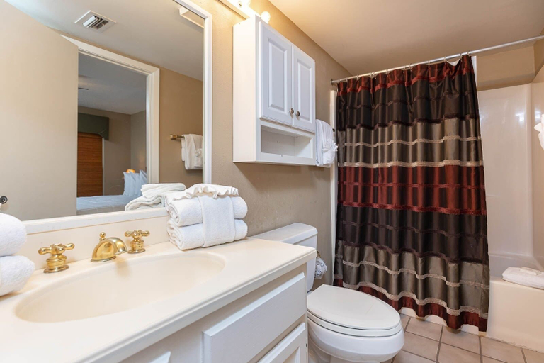 Bathroom 4, Phoenix I 1144 1 Bedroom Condo, Baldwin