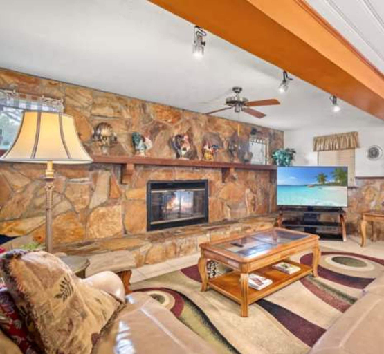 Room 4, 3BR Pool Home for 8 Easy Access to I-75 and I-4, Hillsborough