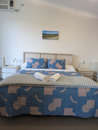 Bedroom 2, Clever Kid Wines, Stanthorpe