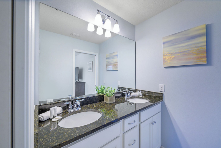 Bathroom 2, Bengal Court Reserve, Osceola