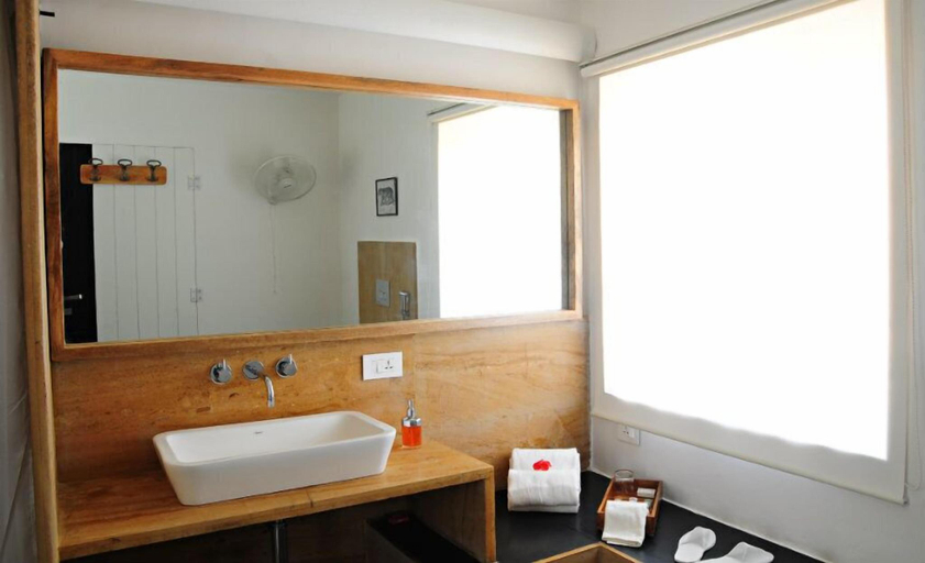 Bathroom, Trees N Tigers Luxury Wildlife Lodge, Alwar