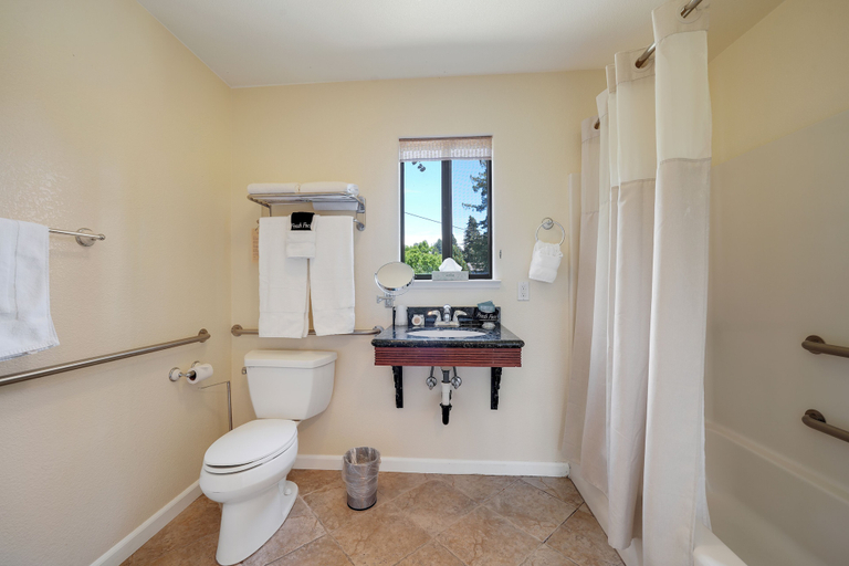 Bathroom 4, West Sonoma Inn & Spa, Sonoma
