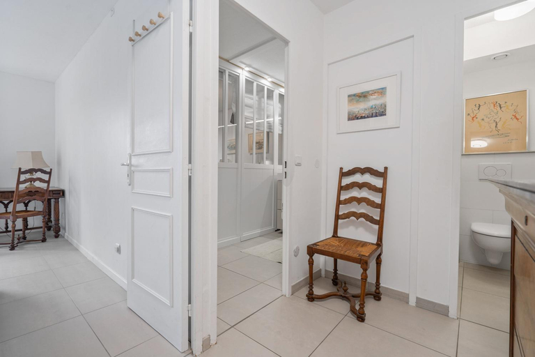 Bathroom 2, Terrasse de Malissol, Isère