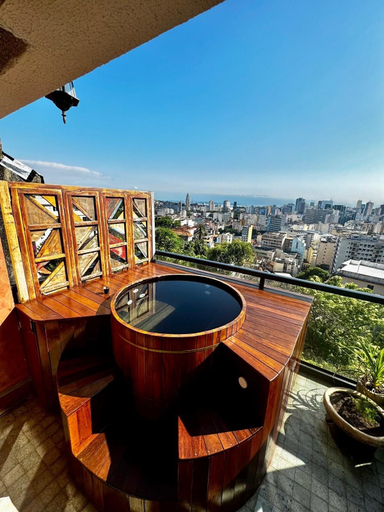Outdoor spa tub, Mansion Aline Apartamentos, Rio de Janeiro