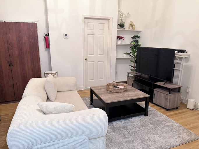 Living area 3, Perfect 1-bedroom apartment, DeKalb