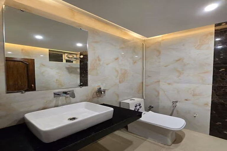 Bathroom 2, Hotel Narayana Palace, Chhatarpur