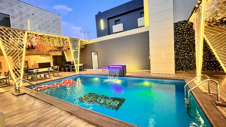 Pool, Mohit Hotel and Suites, Agege
