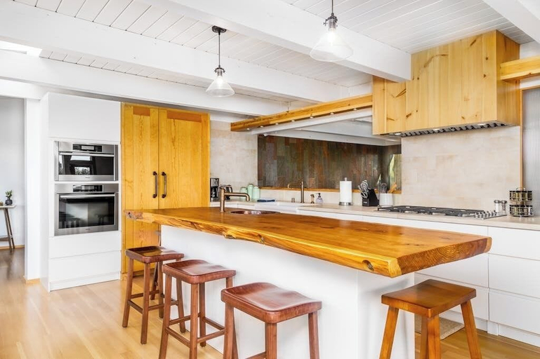 Interior 4, Full Downtown Anchorage Triplex for Large Groups, Anchorage