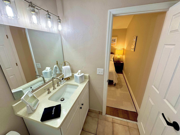 Room 4, UF Campus Townhome - Full Kitchen 2 BR Pets OK, Alachua