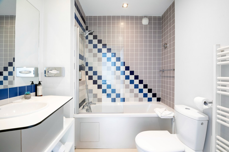 Bathroom 5, Privilege Apparthotel St Exupery, Haute-Garonne