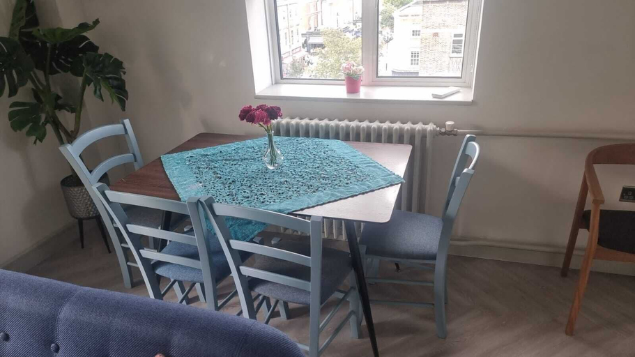 Others 4, Lux Regents Park 2 bed 2 bath flat with AC, London