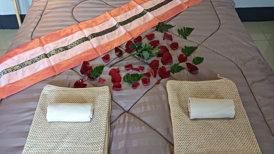 Room 4, X8 สนามกีฬากลาง, Muang Chiang Rai