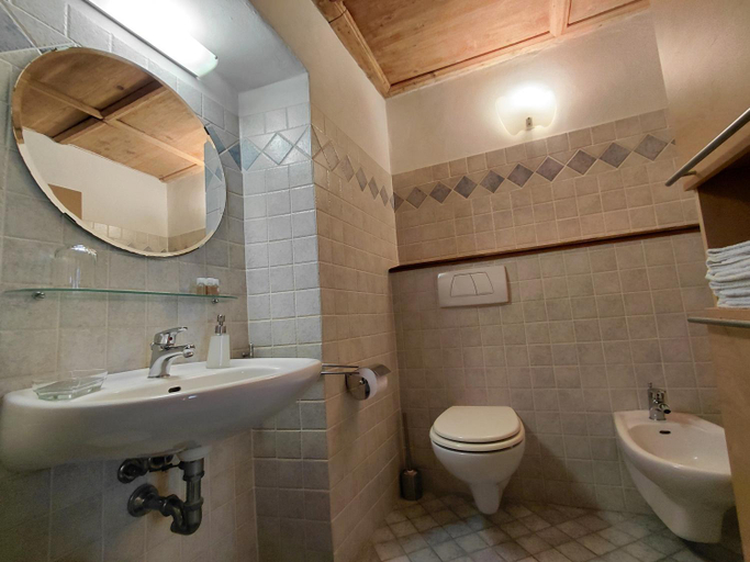 Bathroom 2, B&B Ploncher, Sondrio