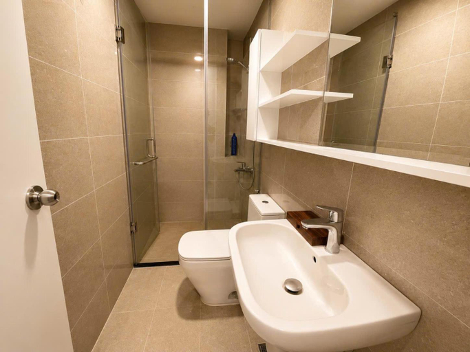 Bathroom 4, Terra Royal Luxstay Vacation, District 3
