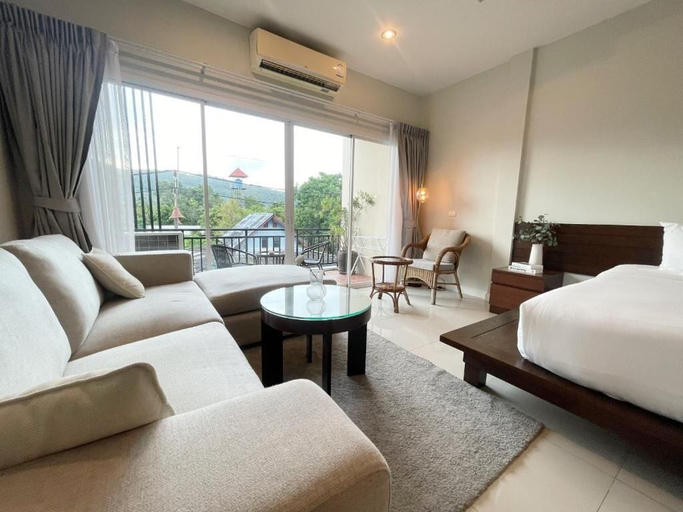 Living area, The Zen Suites, Phuket Island