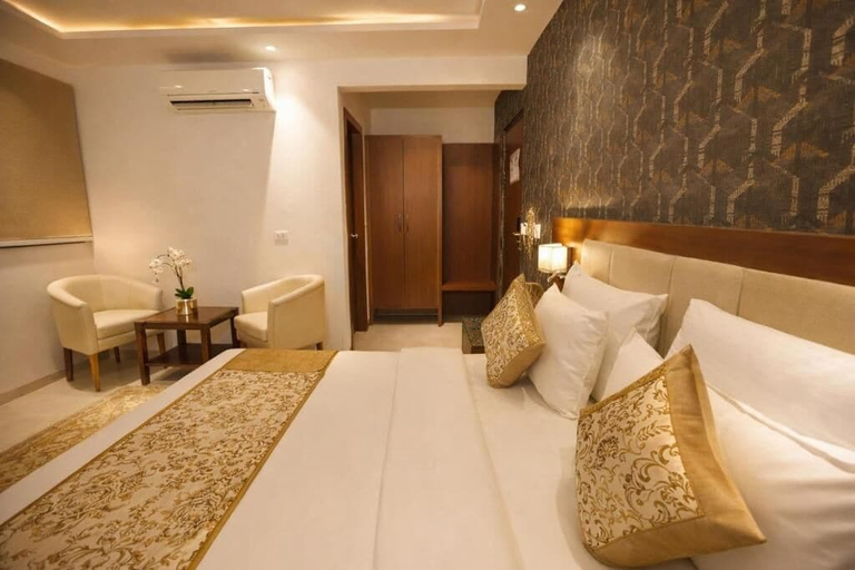 Room 4, NH Skye Suites Hotel T-3 Delhi Airport, Delhi