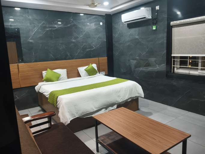 Room 2, HoTEL MADHAVI PRIME, Guntur