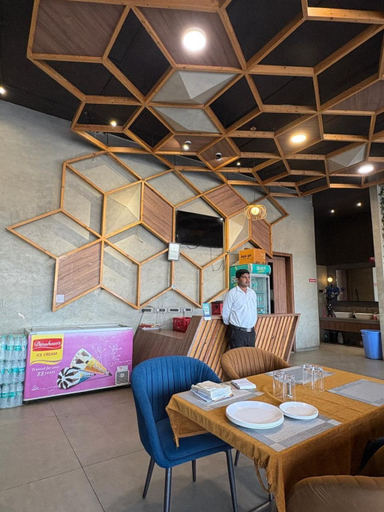 Dining, Hotel Grand Central Park, Nanded