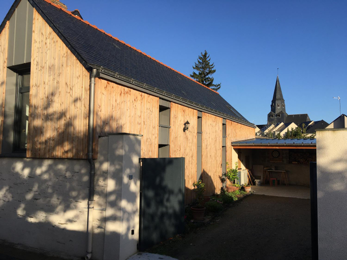 Exterior & Views